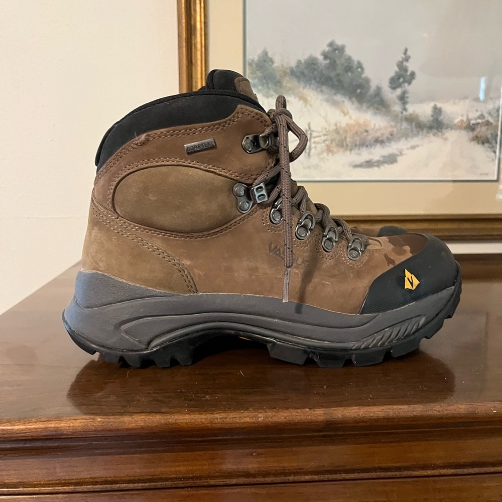 Vasque Women’s Tan and Black Outdoor Boots